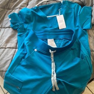 Fig 3 pocket xs scrub top and zamora xsp pants pacific blue